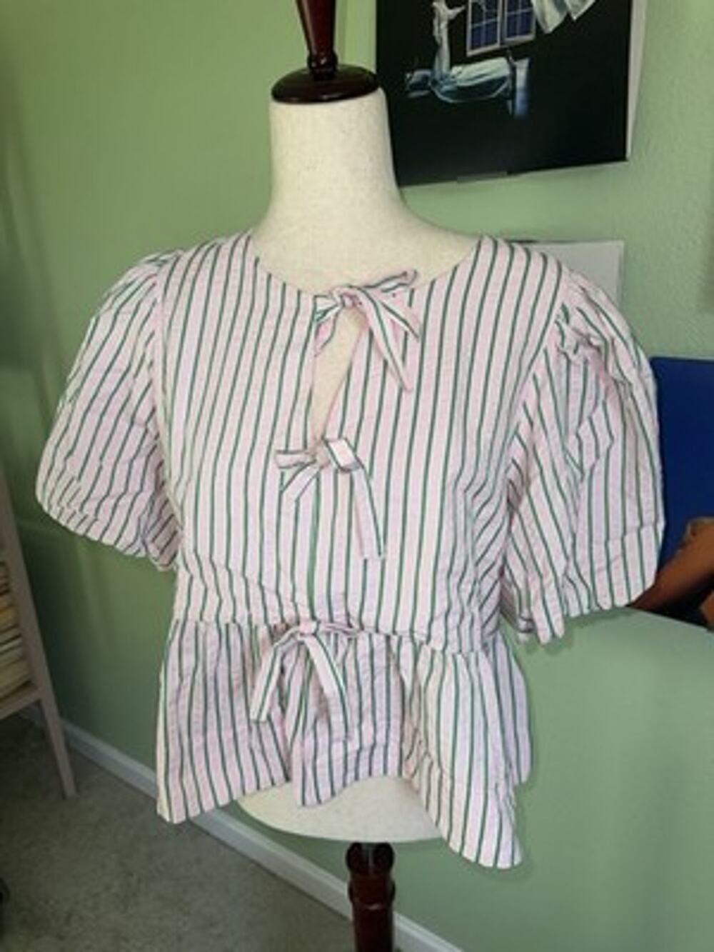 Entro Pink Green Striped Tie Front Seersucker Puff Sleeve Peplum Top Large